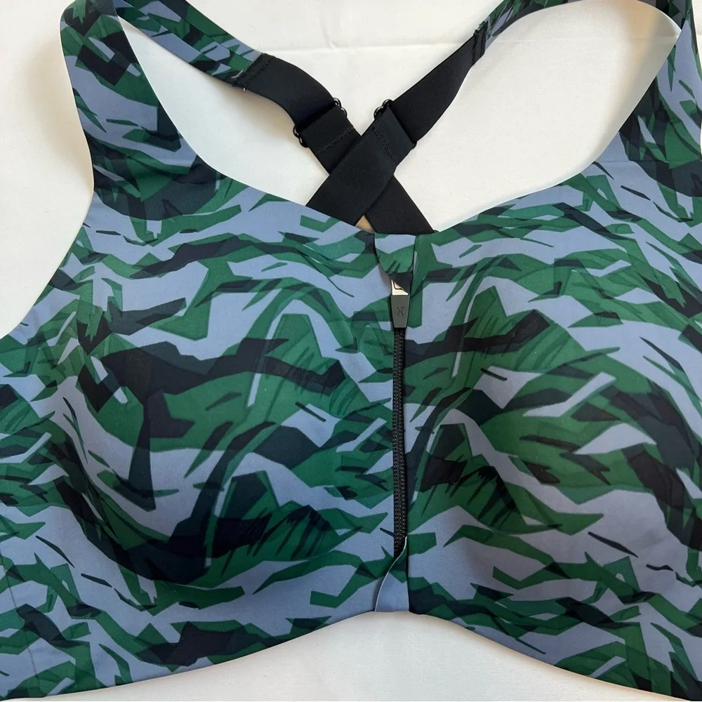 Knix Sports Bra Green Black Camo Print Front Zip Racerback Size 8 (40/42D-DDD)